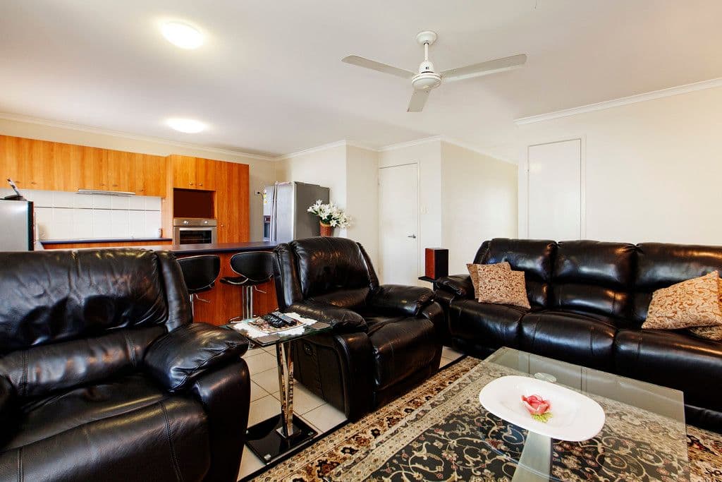  586 Manly Road, WAKERLEY QLD 4154, Wakerley - Image 1