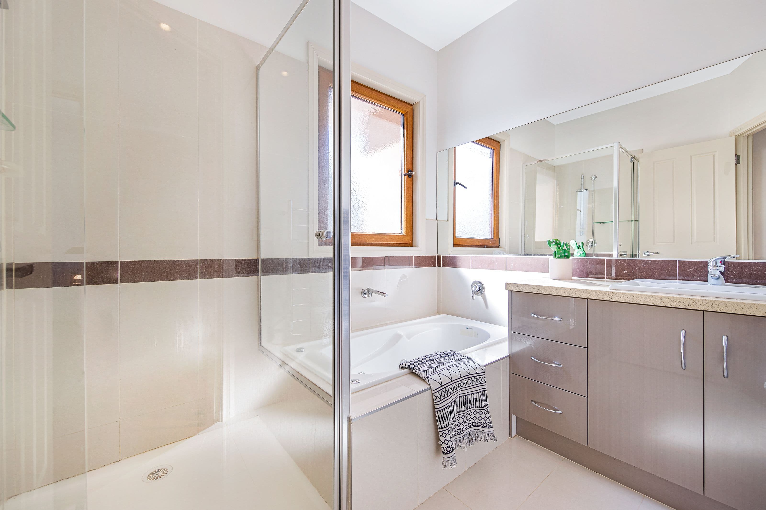 21 Dion Road, Glen Waverley VIC 3150, Glen Waverley - Thumbnail 8