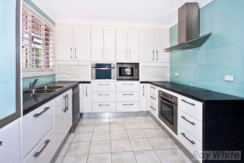 2  Borneo Court, BOSSLEY PARK NSW 2176, Bossley Park - Thumbnail 2