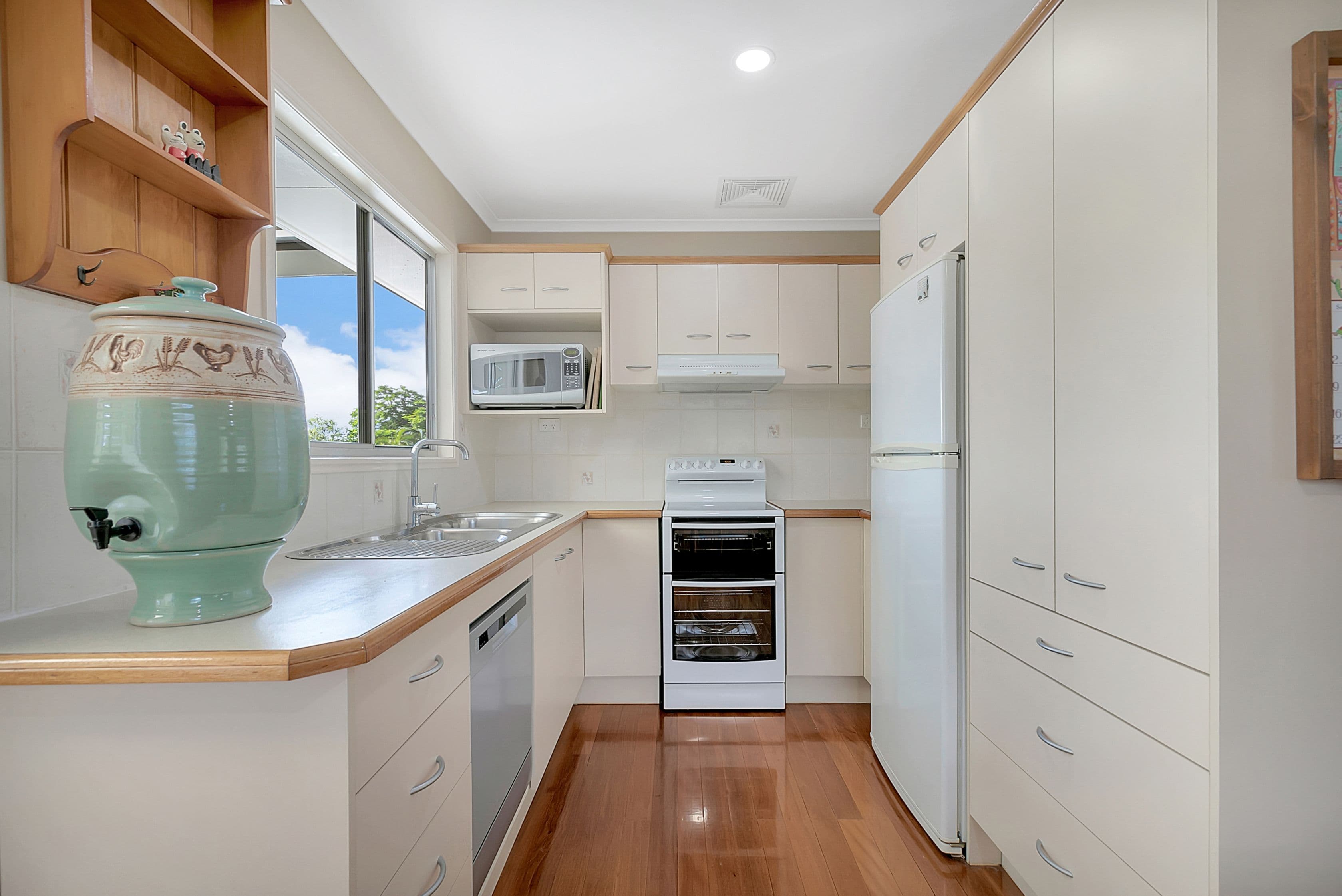 13 Rossinton Street, Birkdale QLD 4159, Birkdale - Thumbnail 5