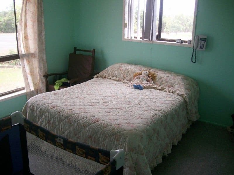 2 Laurel Street, BUNDABERG NORTH QLD 4670, Bundaberg North - Thumbnail 5