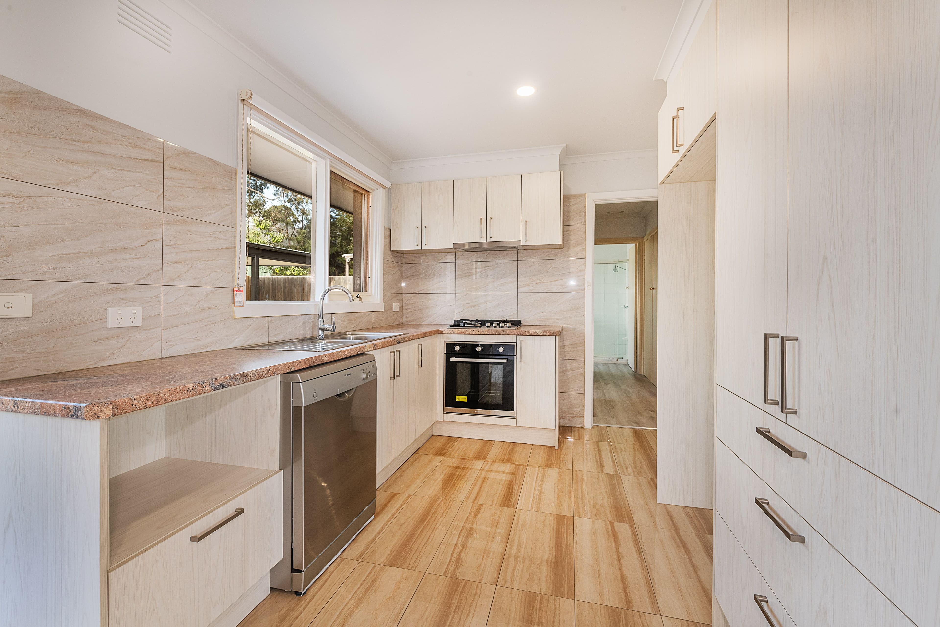 20 Cumberland Avenue, Bayswater VIC 3153, Bayswater - Thumbnail 3