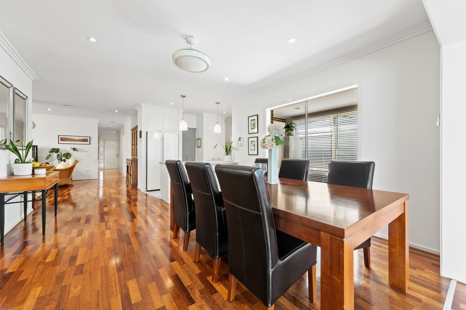 33 Treerise Boulevard, Ferntree Gully VIC 3156, Ferntree Gully - Thumbnail 3