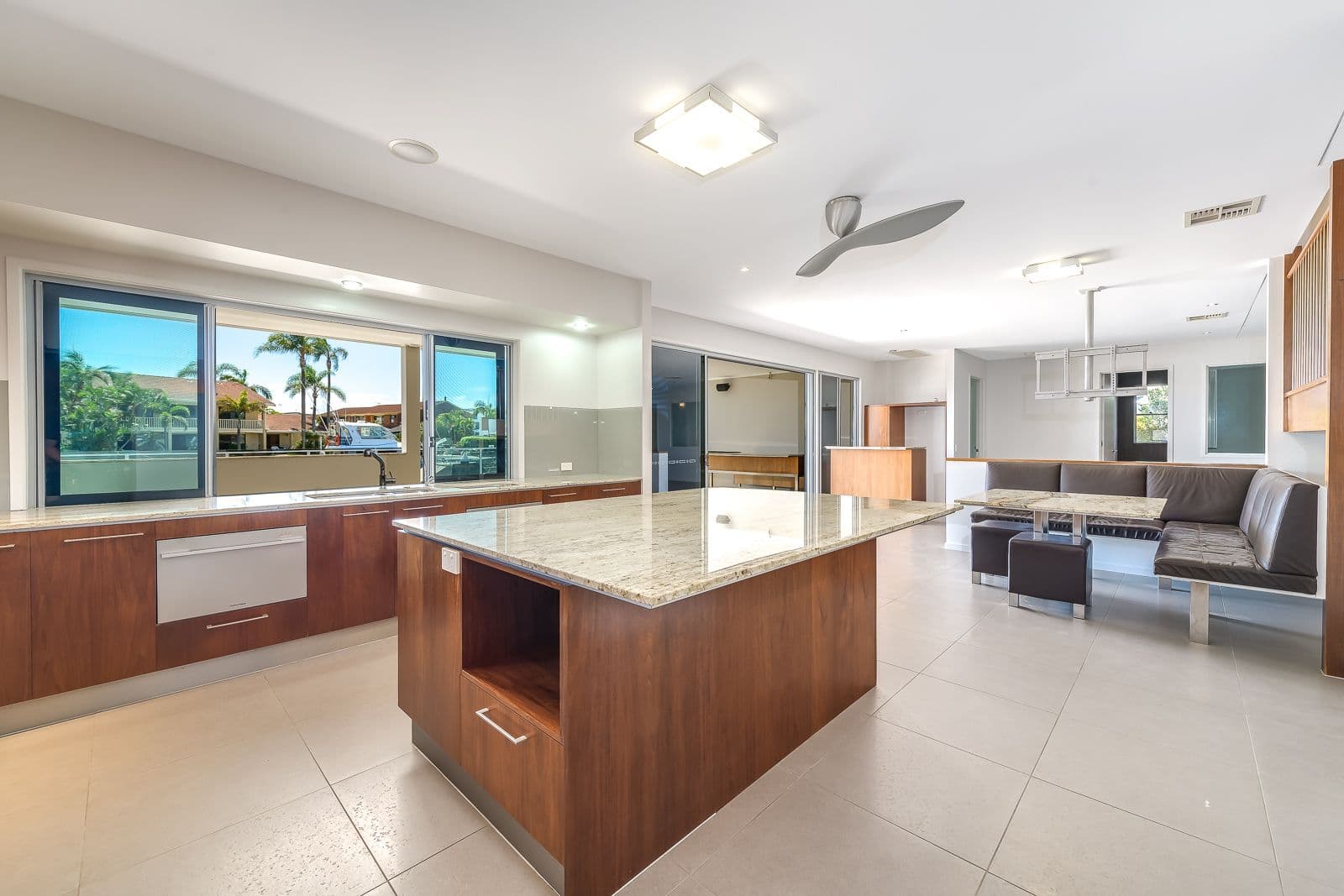 5 Markham Avenue, Runaway Bay QLD 4216, Runaway Bay - Thumbnail 6