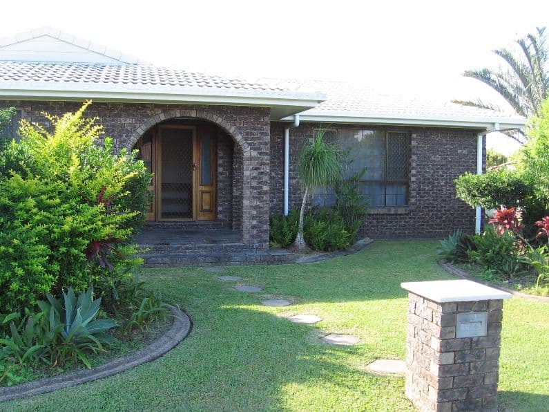 2 Allan Court, OORALEA QLD 4740, Ooralea - Thumbnail 2