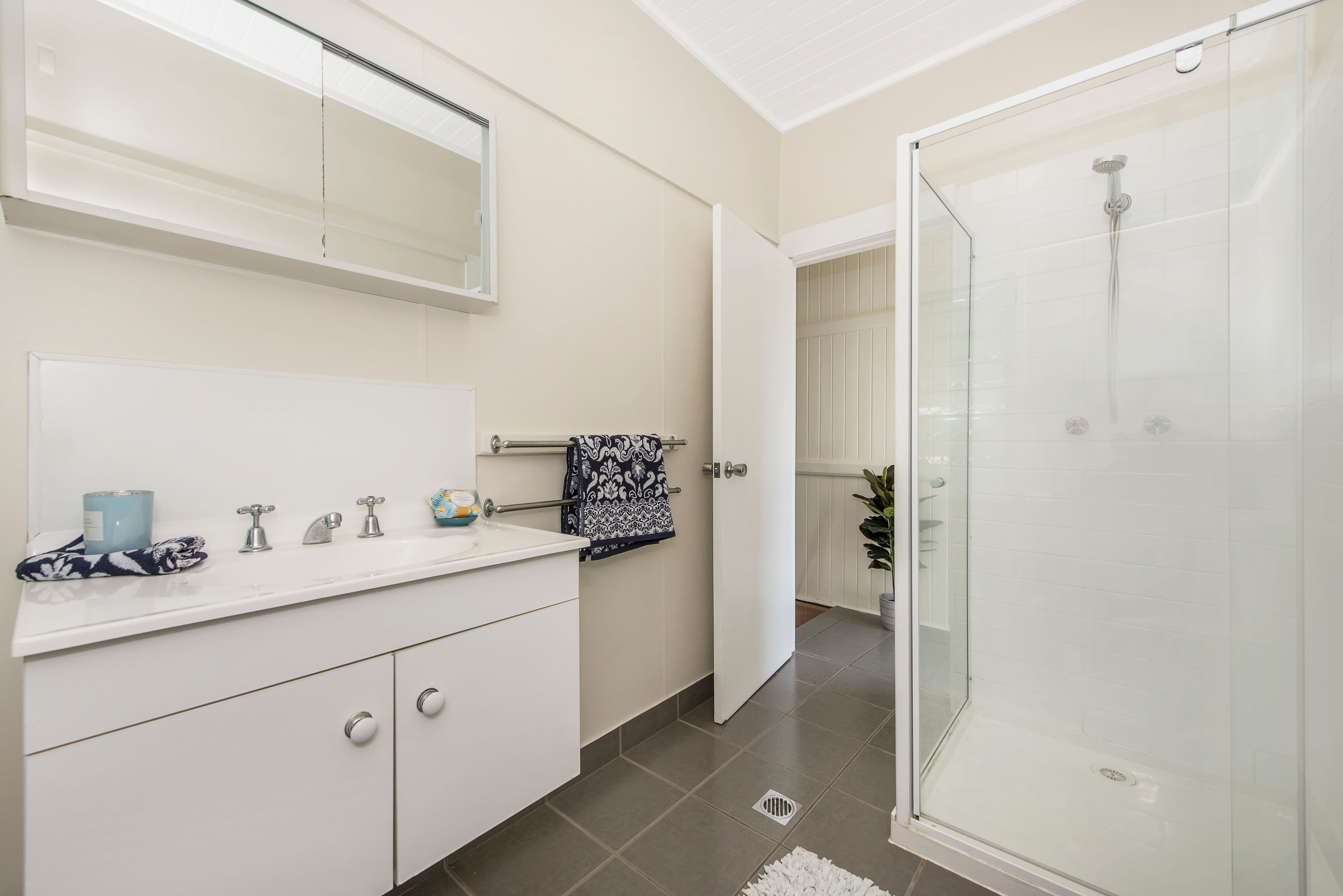 130 Kings Road, Hyde Park QLD 4812, Hyde Park - Thumbnail 6
