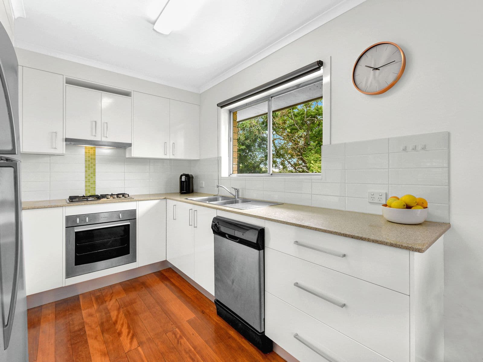 147 Kianawah Road, Wynnum West QLD 4178, Wynnum West - Thumbnail 2