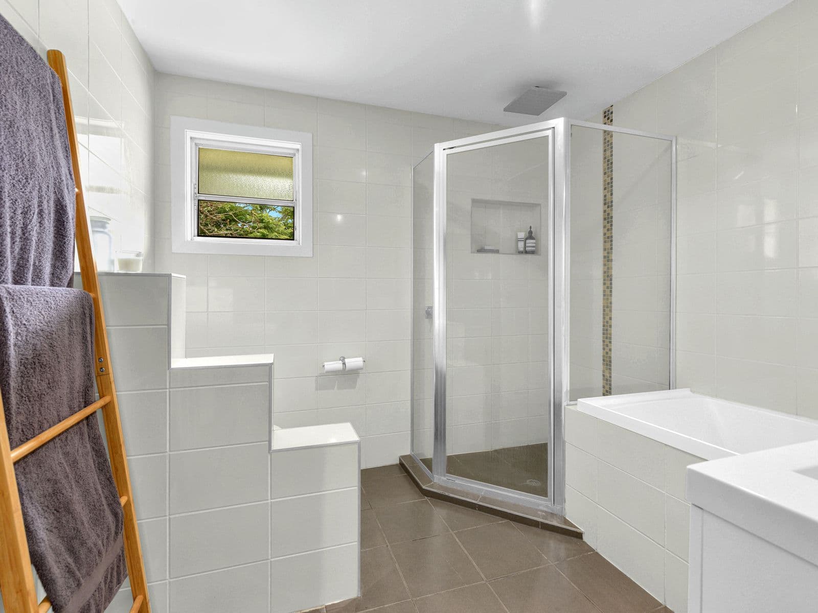 147 Kianawah Road, Wynnum West QLD 4178, Wynnum West - Thumbnail 7