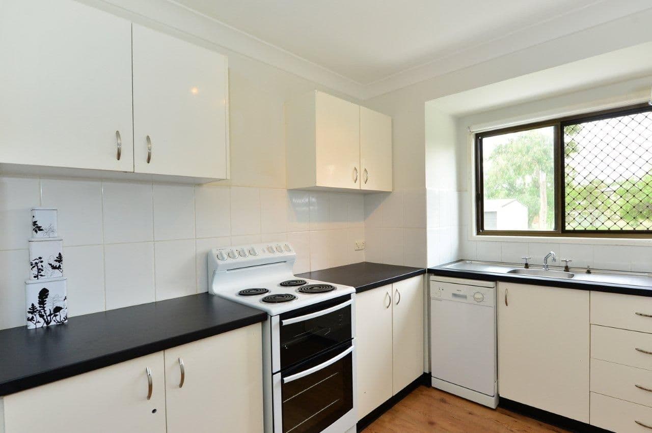 29 Graman Street, KINGSTHORPE QLD 4400, Kingsthorpe - Thumbnail 2