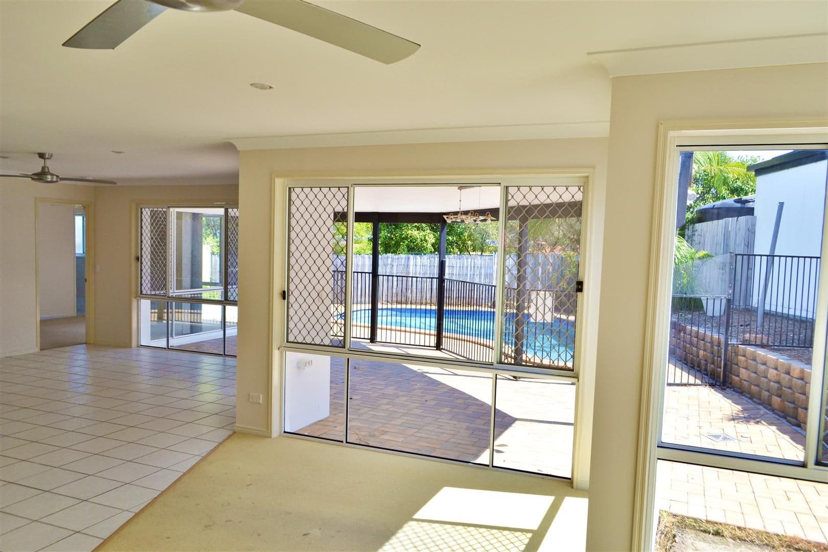 14 Howland Circuit, PACIFIC PINES QLD 4211, Pacific Pines - Thumbnail 4