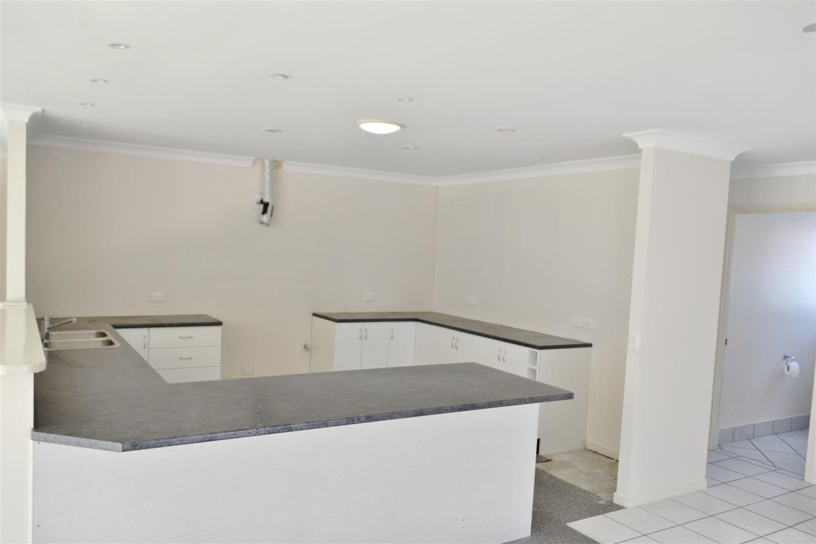 14 Howland Circuit, PACIFIC PINES QLD 4211, Pacific Pines - Thumbnail 5