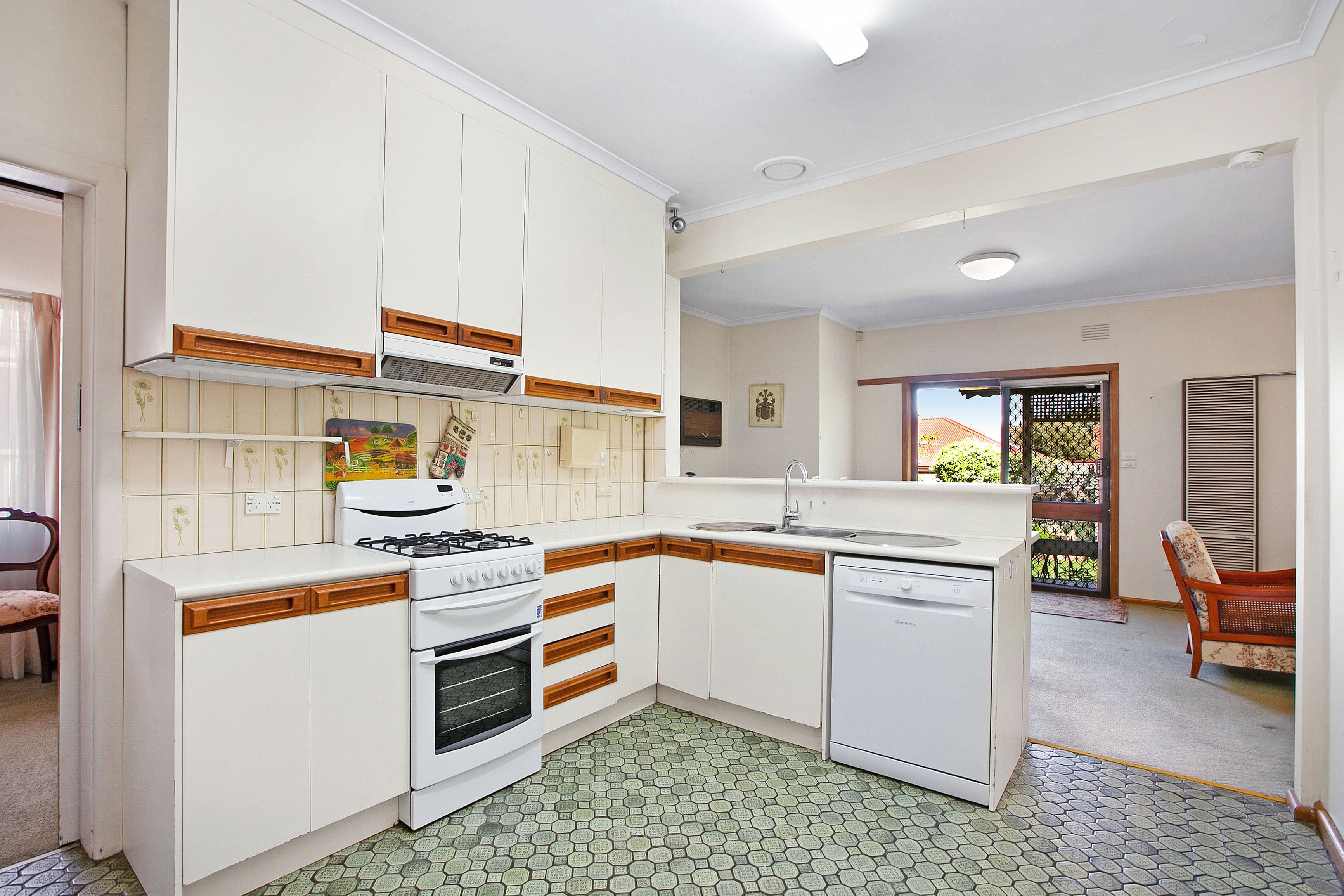 711 Gilbert Road, Reservoir VIC 3073, Reservoir - Thumbnail 5