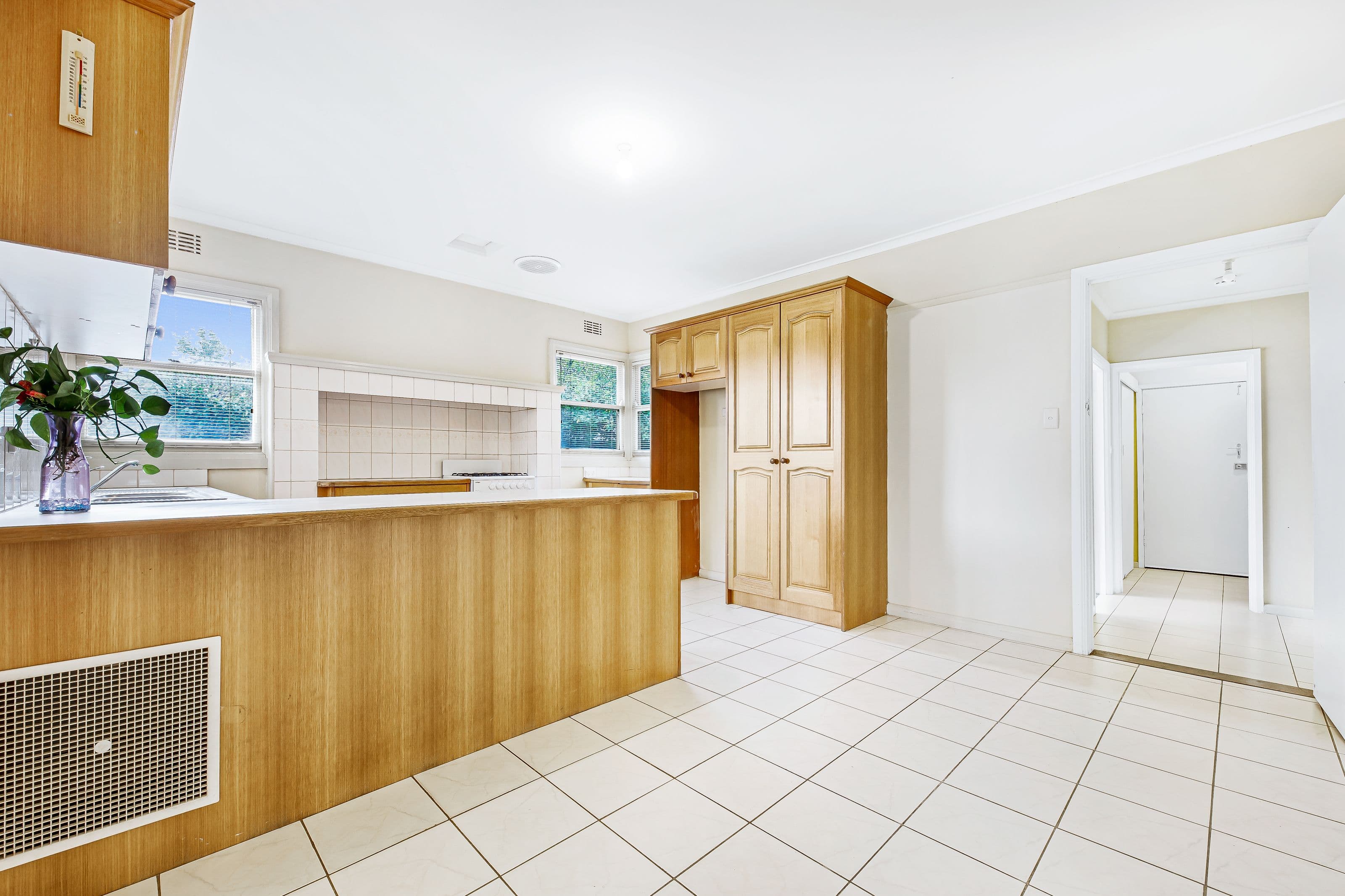 4 Glenmore Grove, Mount Waverley VIC 3149, Mount Waverley - Thumbnail 5