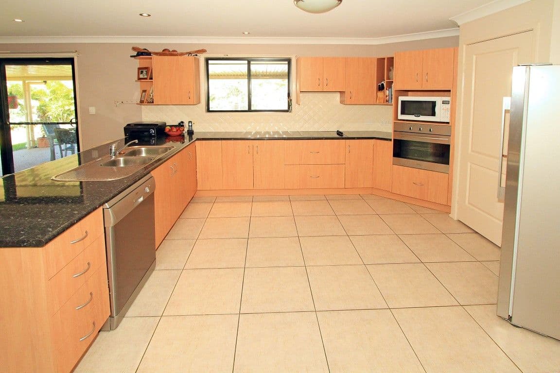 103 Perrott Drive, Rockyview QLD 4701, Rockyview - Thumbnail 2