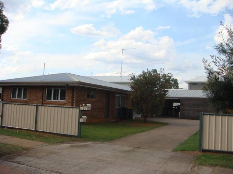 79  Middle Street, CHINCHILLA QLD 4413, Chinchilla - Thumbnail 2