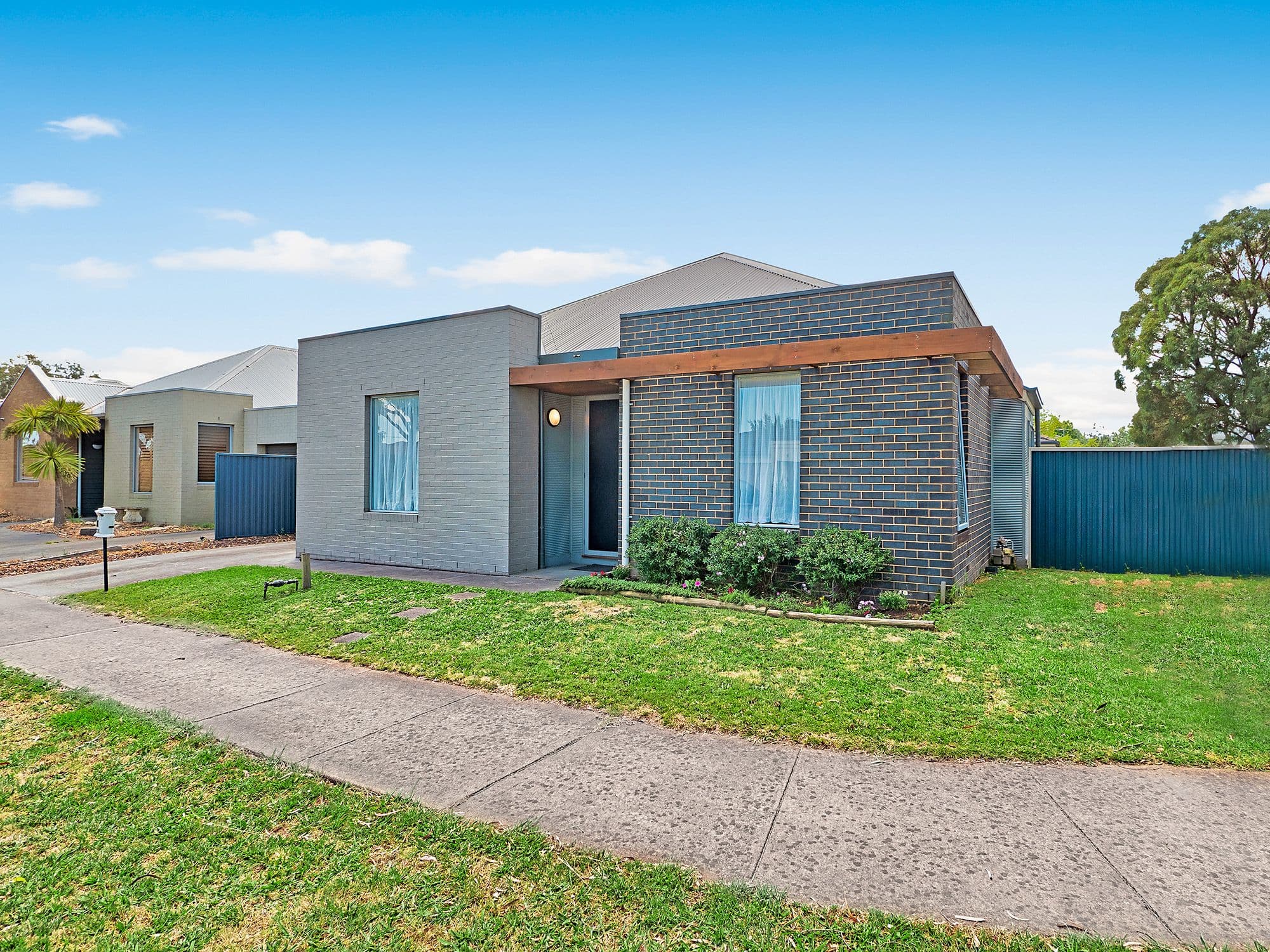 7 Paperbark Drive, Pakenham VIC 3810, Pakenham - Thumbnail 2