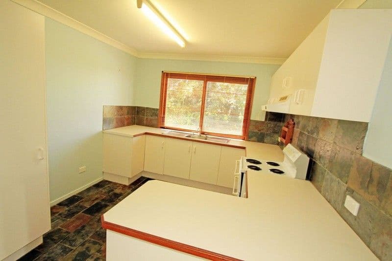 8 Shepherd Street, YEPPOON QLD 4703, Yeppoon - Thumbnail 3