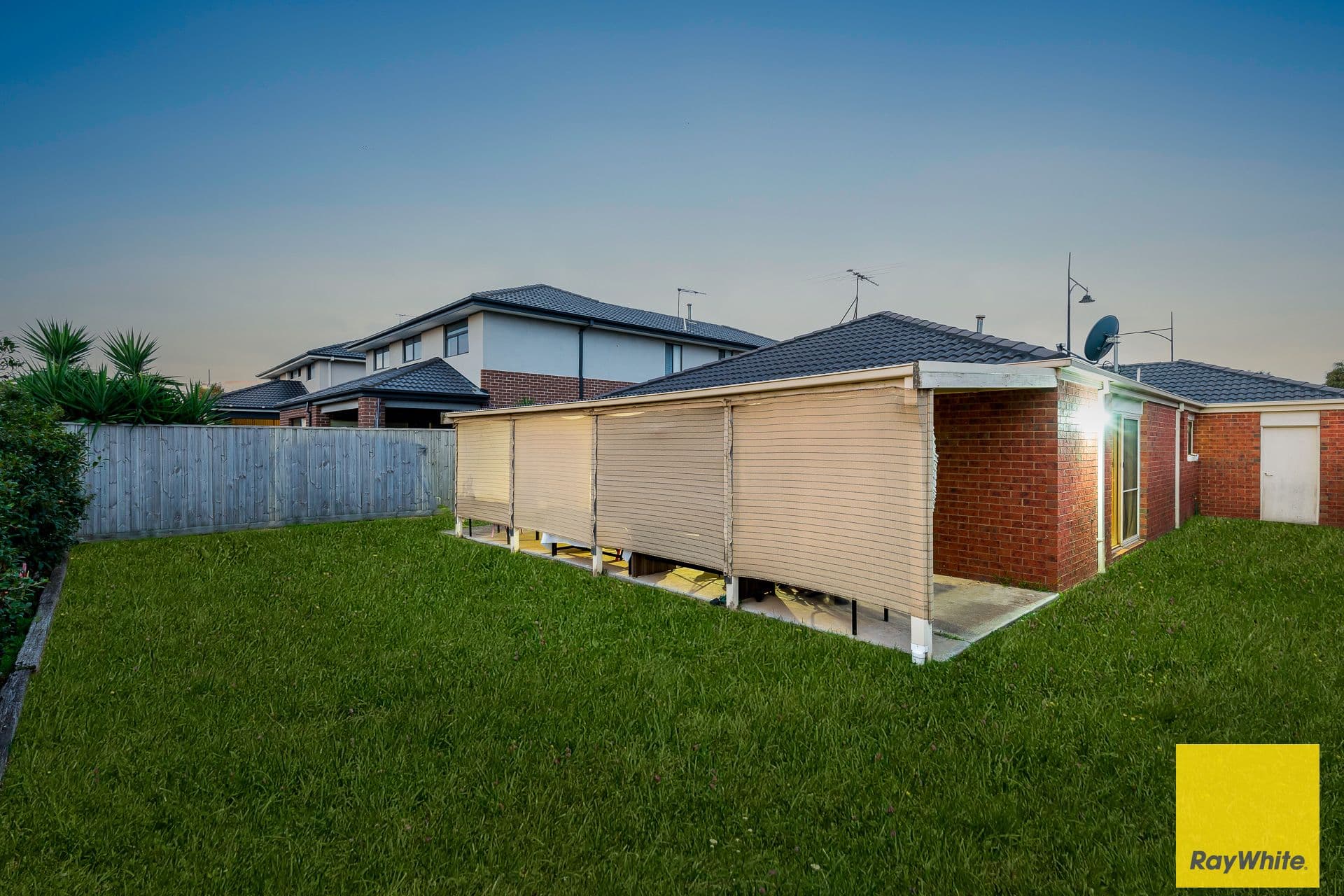 2 Taronga Road, Truganina VIC 3029, Truganina - Thumbnail 2