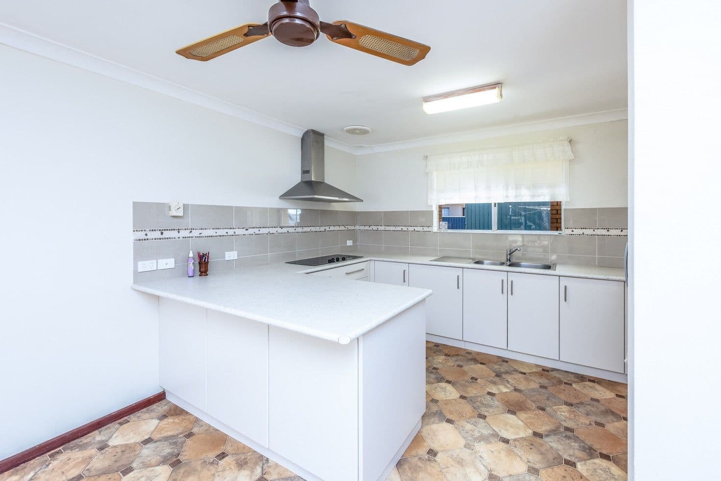 10 Short Street, Dongara WA 6525, Dongara - Thumbnail 3