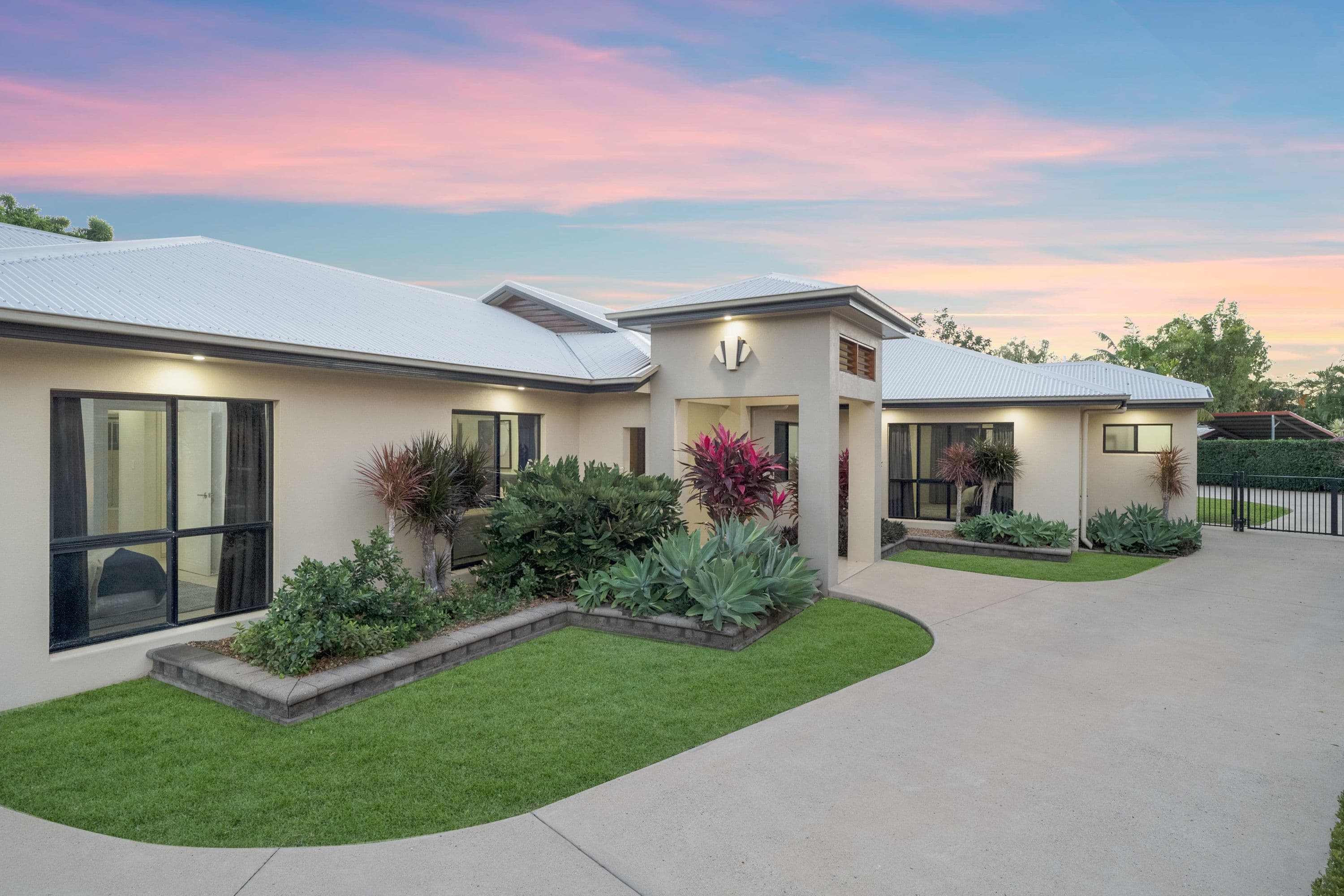 24 Bartlett Avenue, Mundingburra QLD 4812, Mundingburra - Image 1