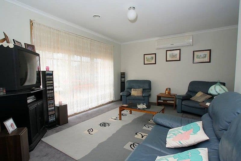 31 Paperbark Place, KNOXFIELD VIC 3180, Knoxfield - Thumbnail 2