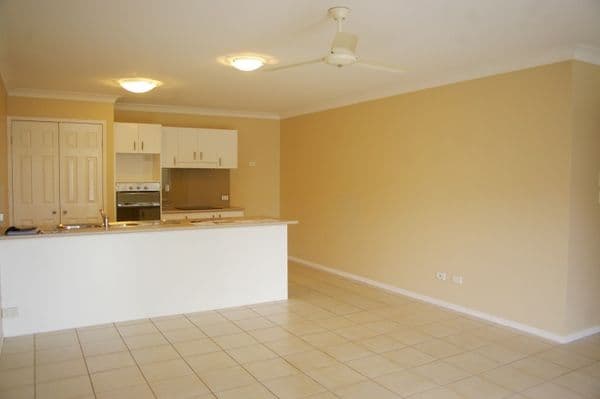 15 Greenshank Court, DECEPTION BAY QLD 4508, Deception Bay - Thumbnail 2