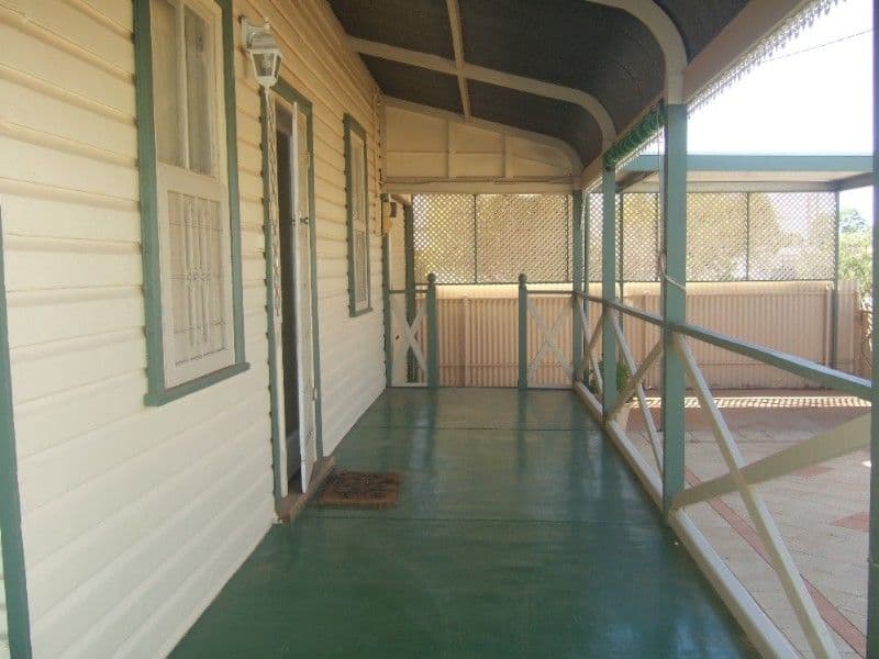 184 Murton Street, BROKEN HILL NSW 2880, Broken Hill - Thumbnail 2