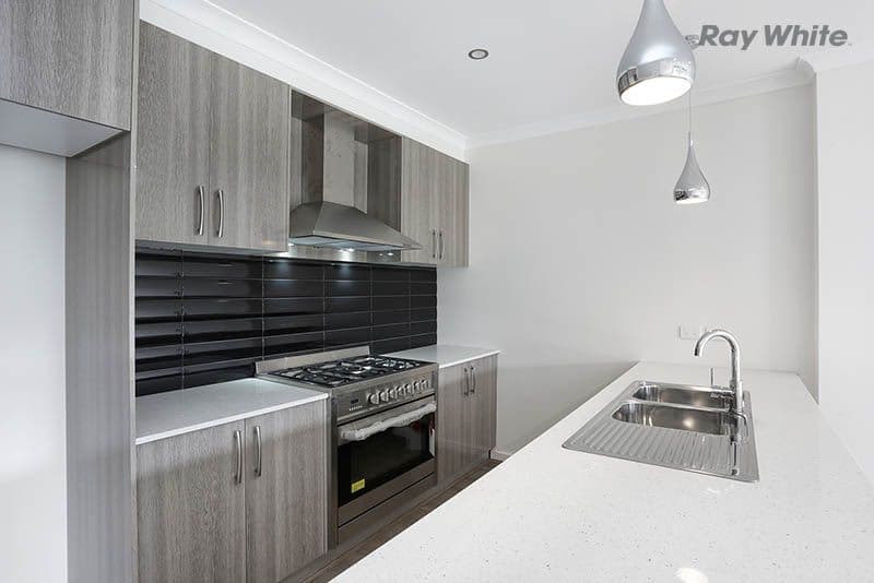 80 O'Reilly Road, Point Cook VIC 3030, Point Cook - Thumbnail 3