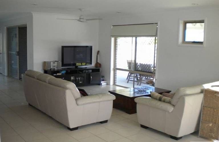 1-3 Eimeo Place, SANDSTONE POINT QLD 4511, Sandstone Point - Thumbnail 3