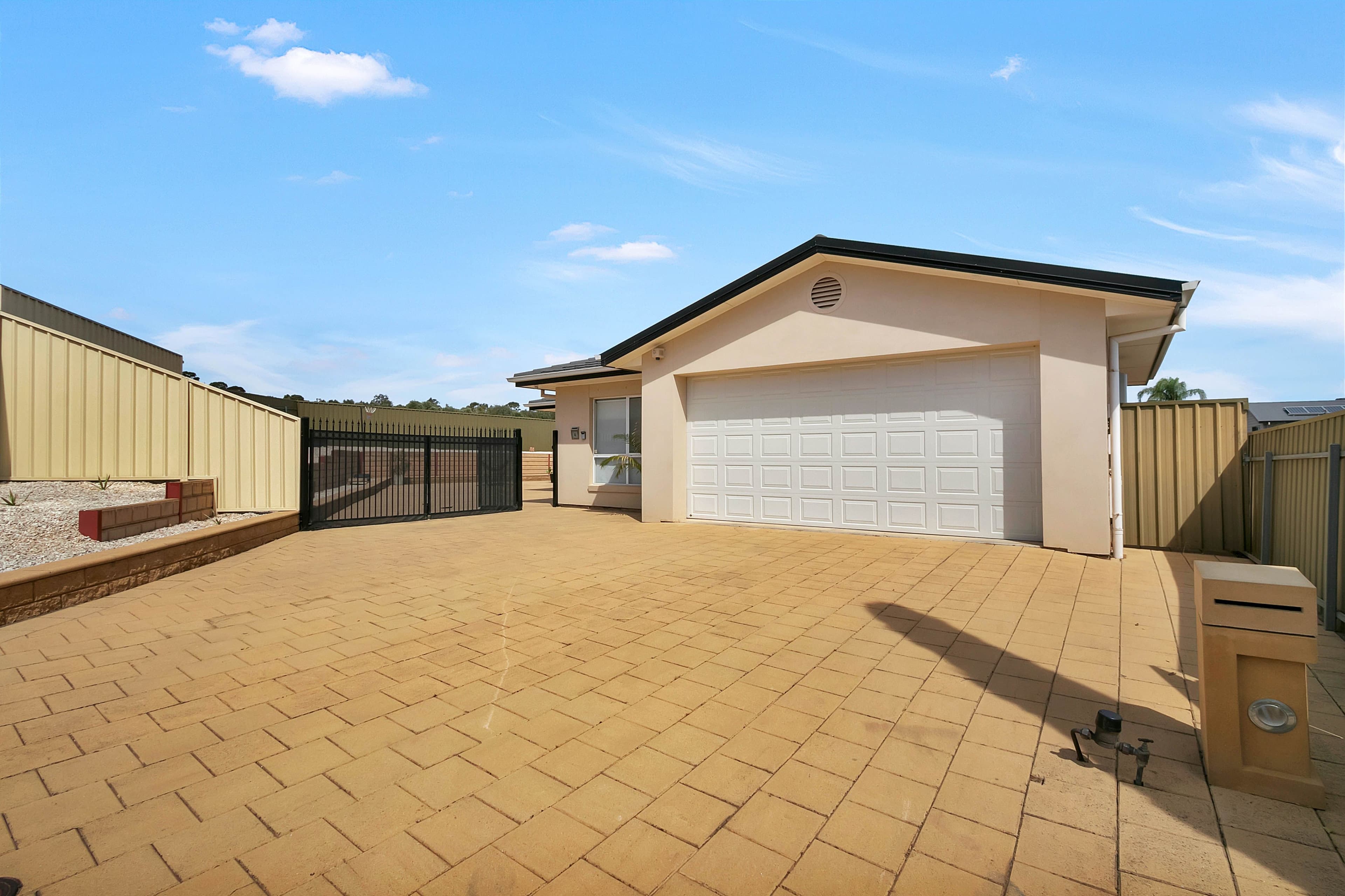 4 Fabian Court, Craigmore SA 5114, Craigmore - Thumbnail 2