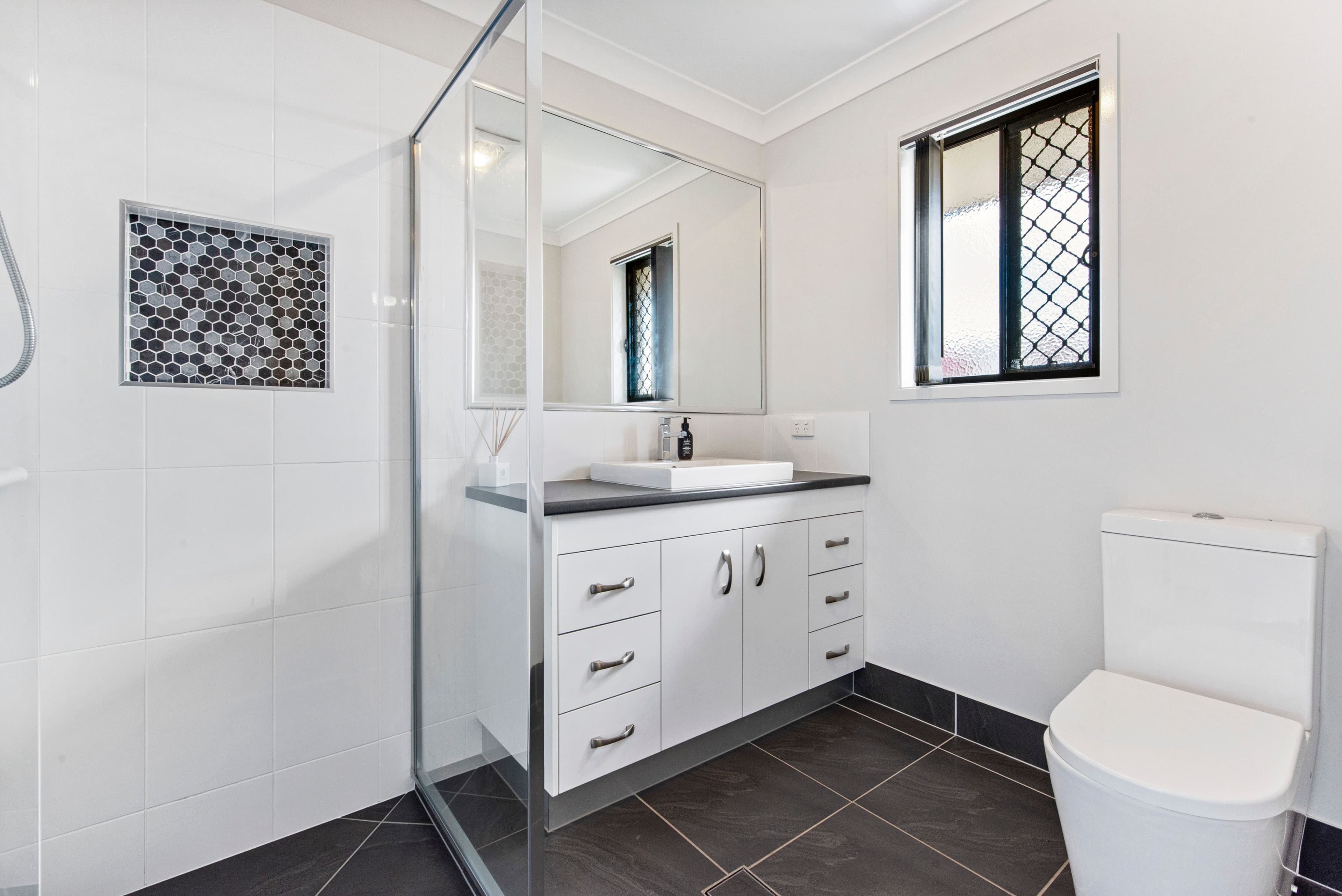 7 Pineview Drive, Beerwah QLD 4519, Beerwah - Thumbnail 5