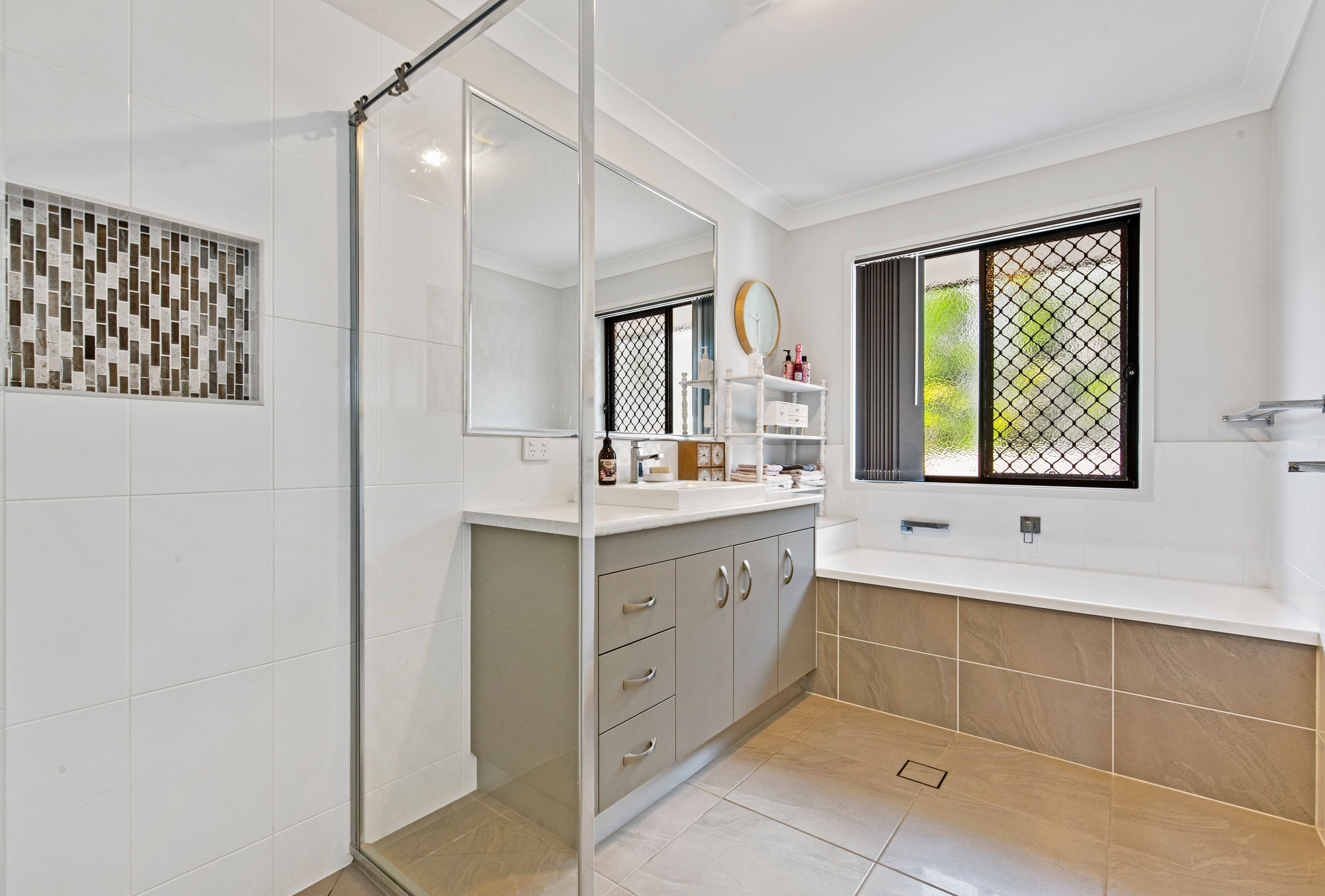 7 Pineview Drive, Beerwah QLD 4519, Beerwah - Thumbnail 8