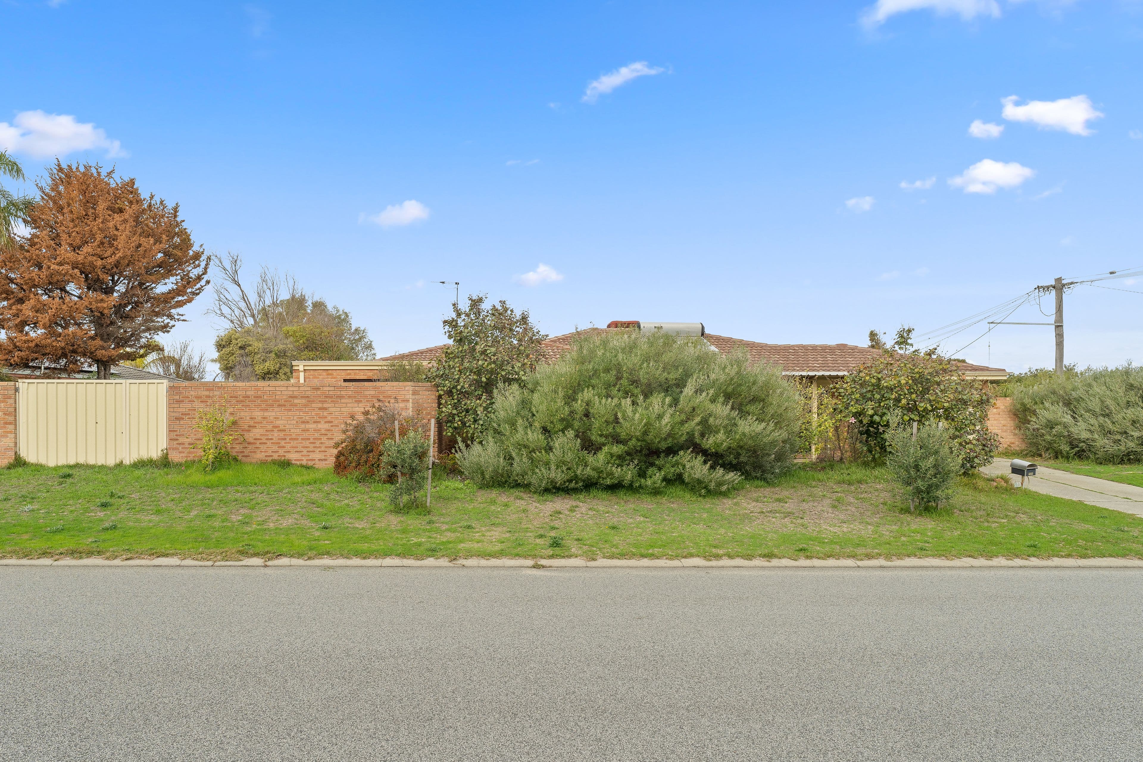 2 Raeside Crescent, Cooloongup WA 6168, Cooloongup - Thumbnail 2