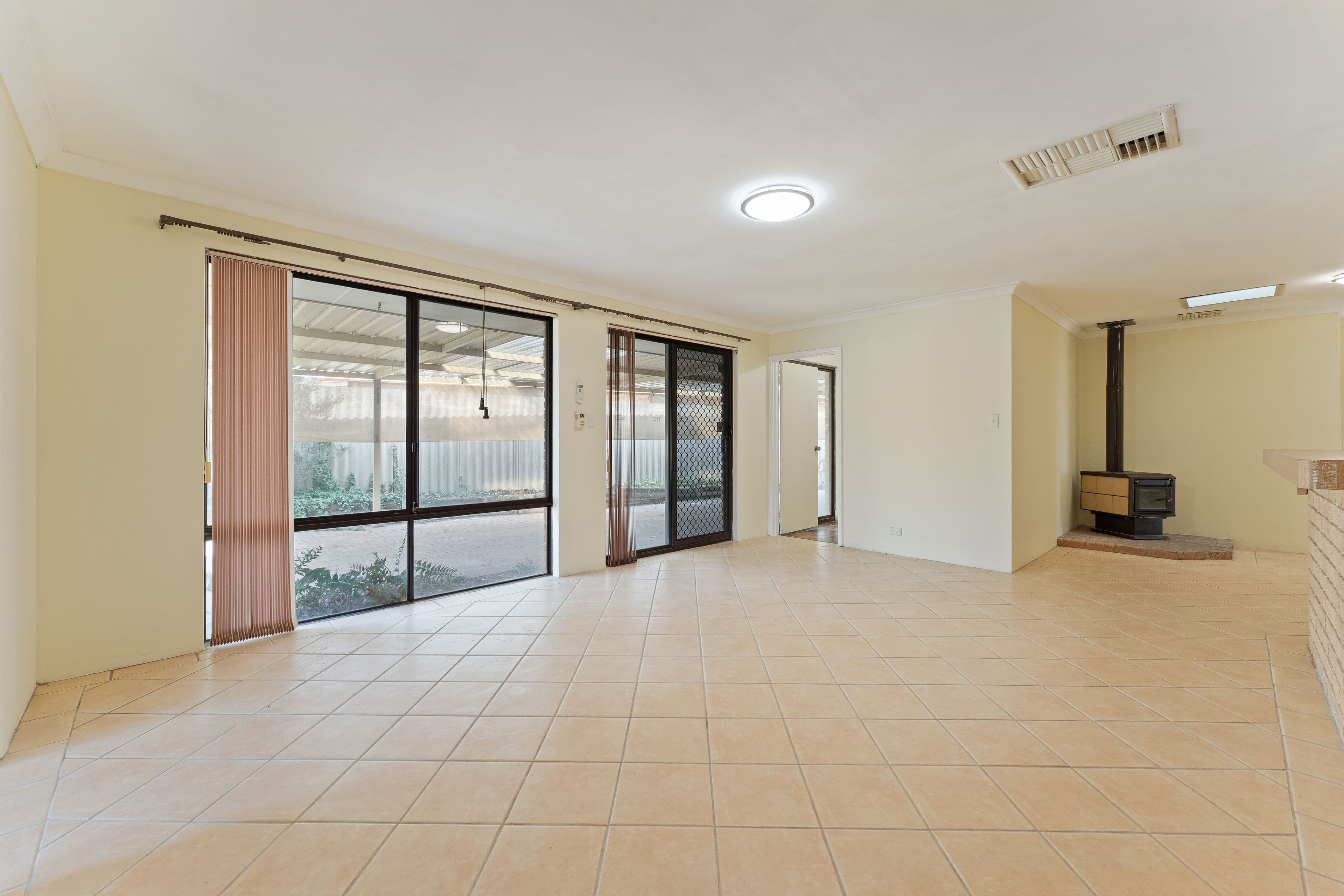 2 Raeside Crescent, Cooloongup WA 6168, Cooloongup - Thumbnail 5