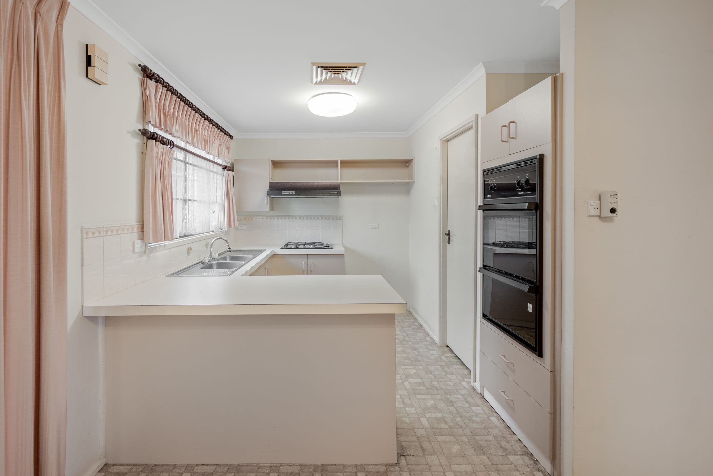 15 Falstaff Place, Rosemeadow NSW 2560, Rosemeadow - Thumbnail 7