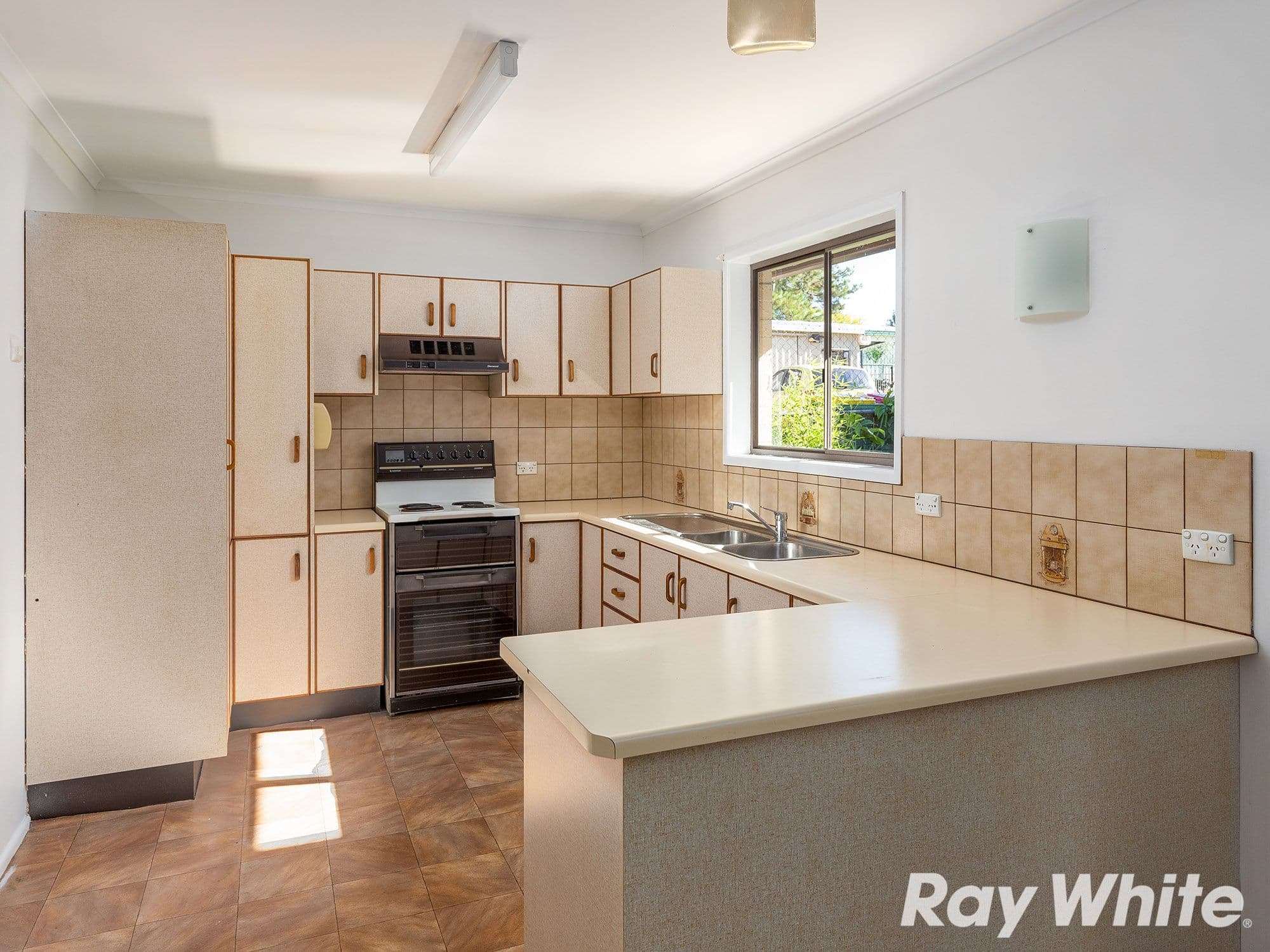 8 Alrak Avenue, Browns Plains QLD 4118, Browns Plains - Thumbnail 3
