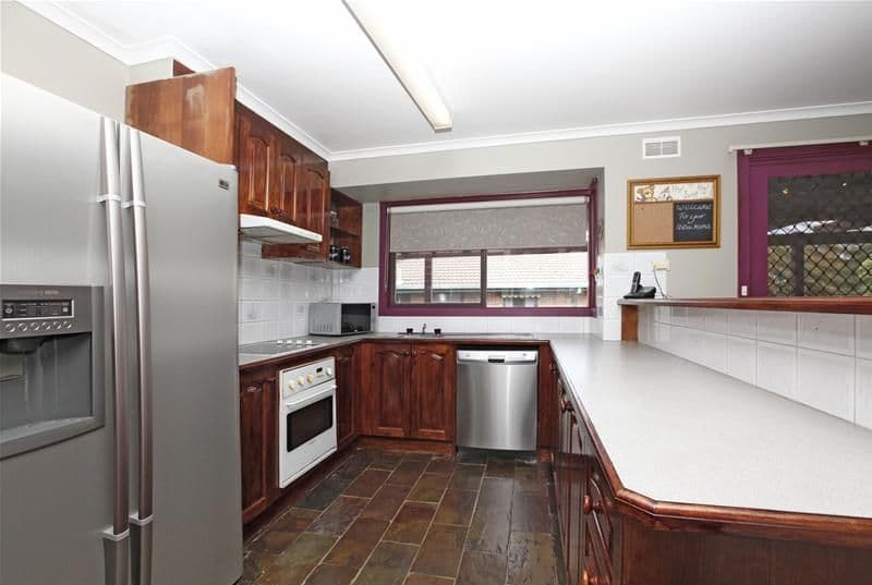 11 Merryn Close, BUNDOORA VIC 3083, Bundoora - Thumbnail 2
