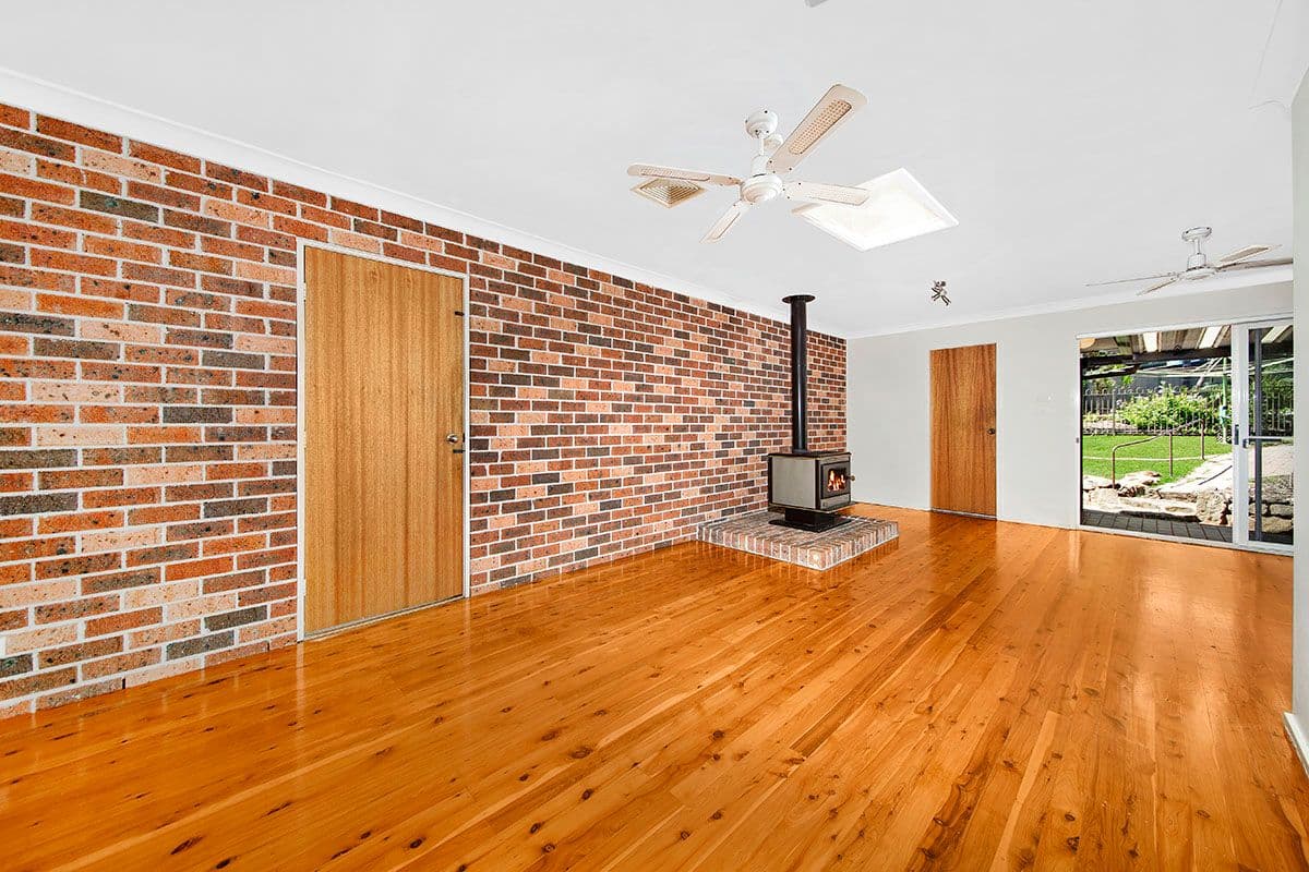 10 Blackwattle Place, Alfords Point - Image 1