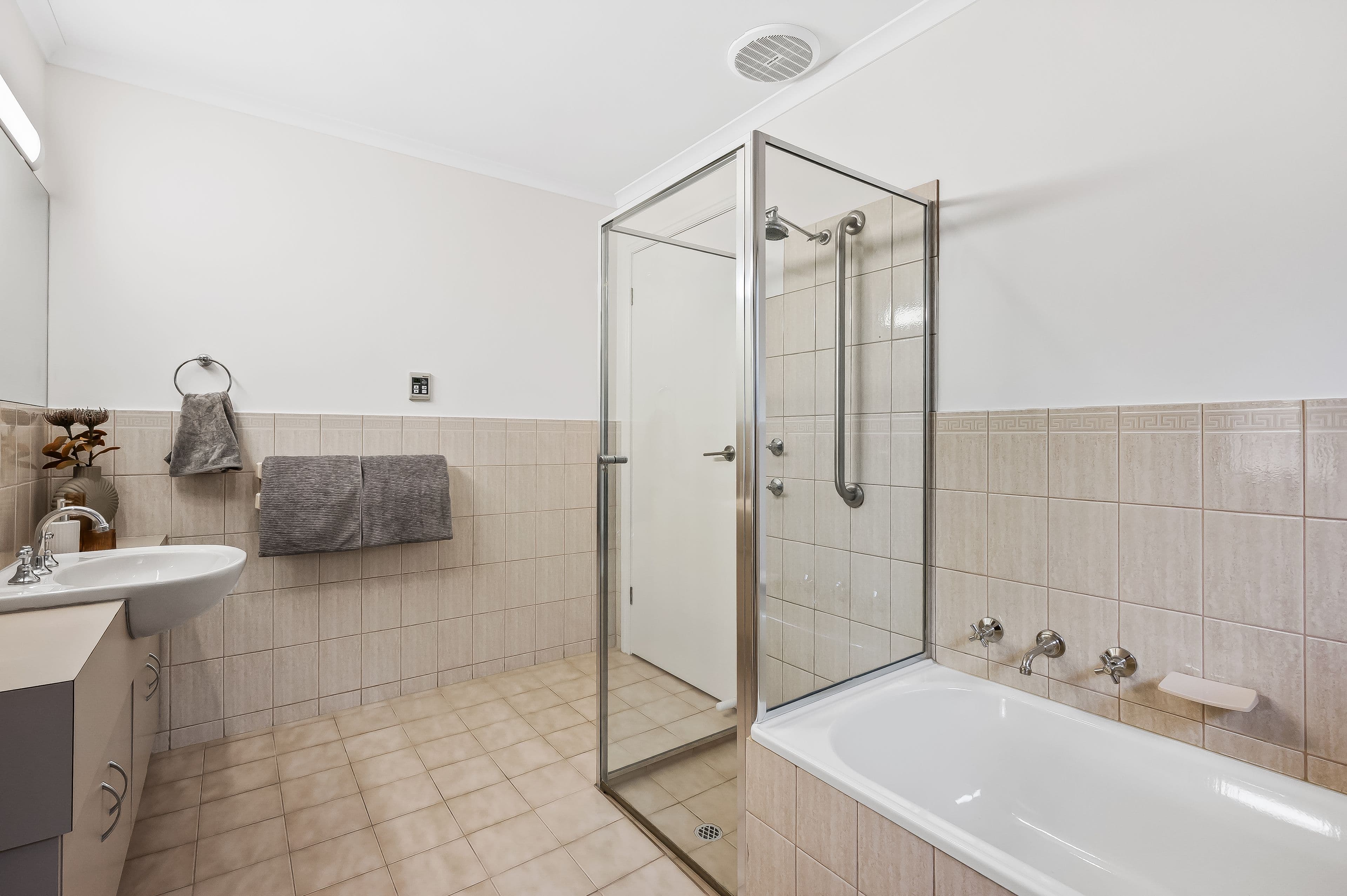 13 Jacaranda Grove, Oaklands Park SA 5046, Oaklands Park - Thumbnail 8