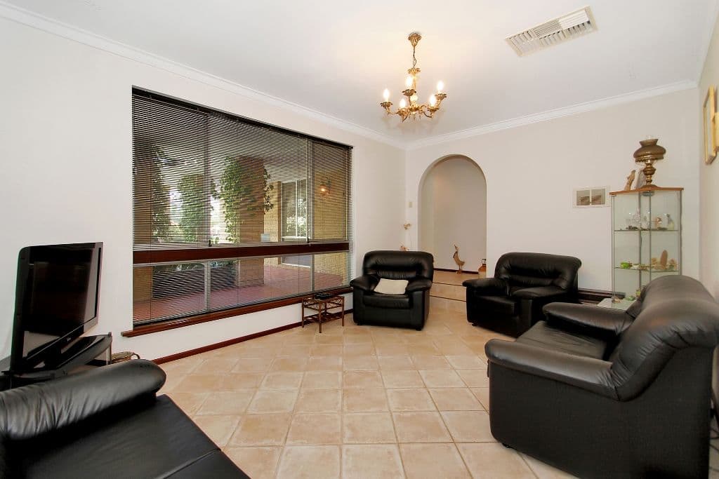 1 Reach Place, HUNTINGDALE WA 6110, Huntingdale - Thumbnail 2