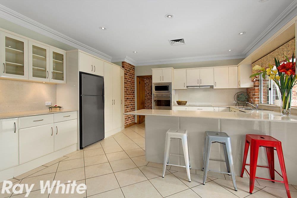 8 Lynwood Place, Castle Hill NSW 2154, Castle Hill - Thumbnail 4