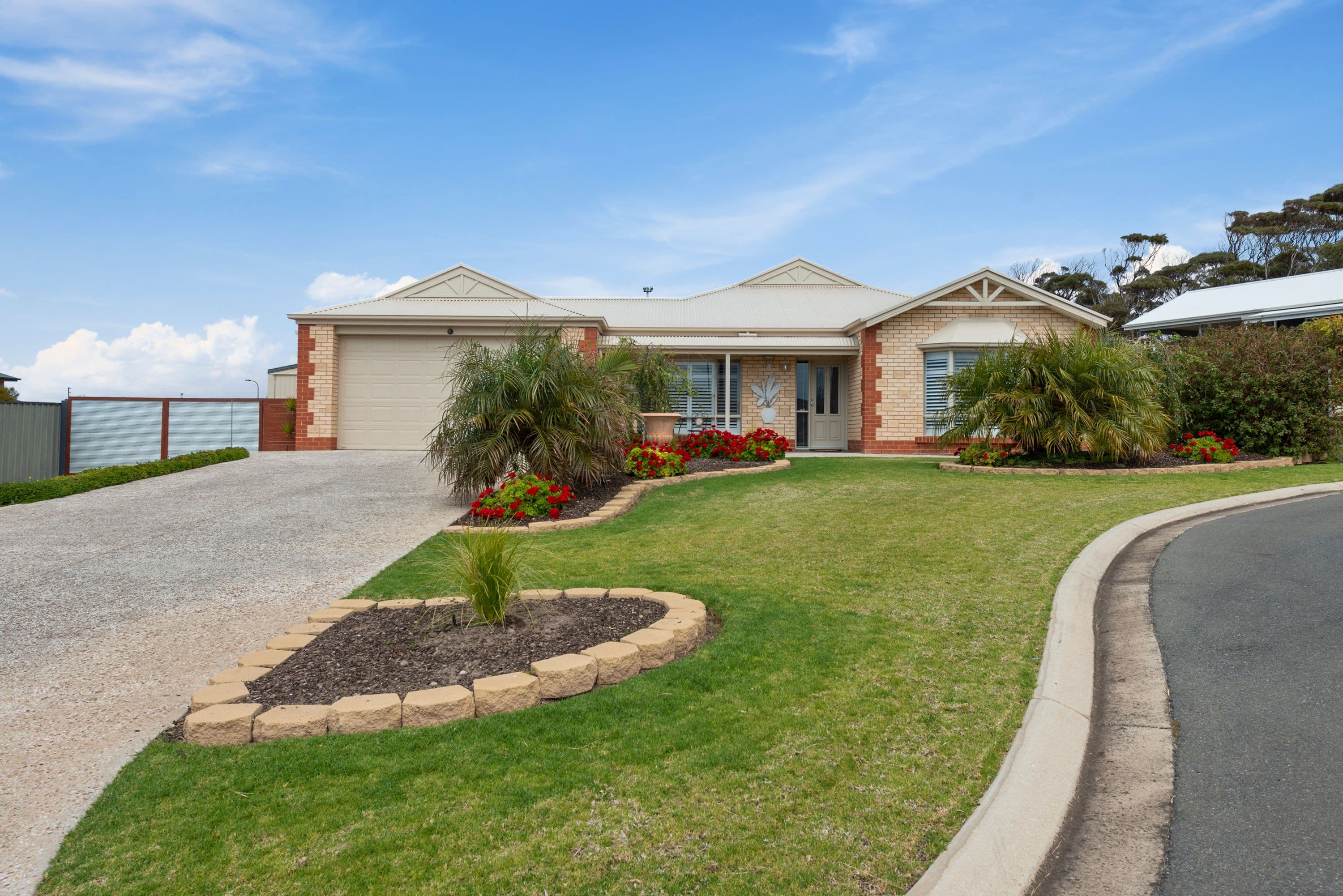 3 John Robb Court, Port Vincent SA 5581, Port Vincent - Thumbnail 2