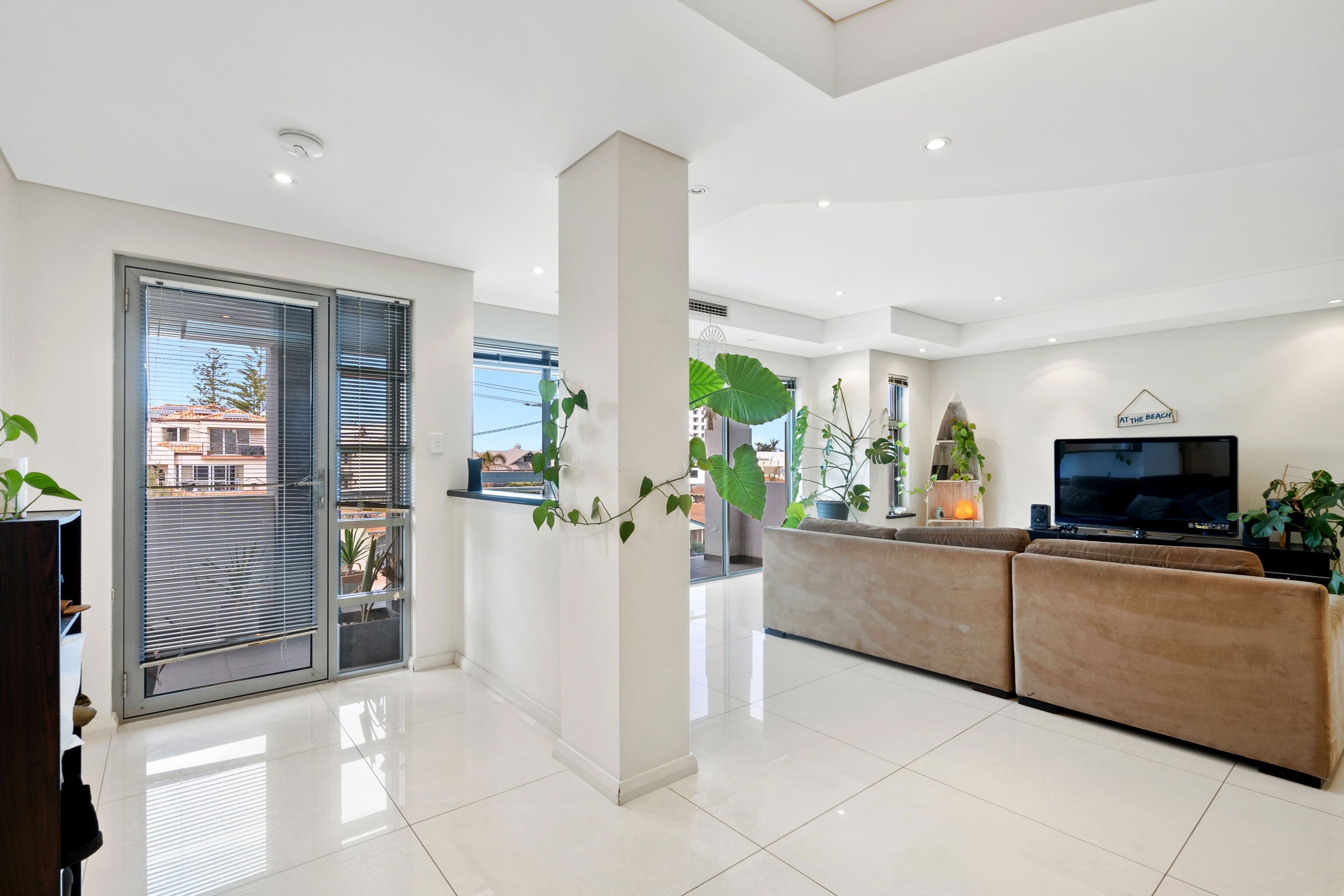 18 Manning Street, Scarborough WA 6019, Scarborough - Thumbnail 2