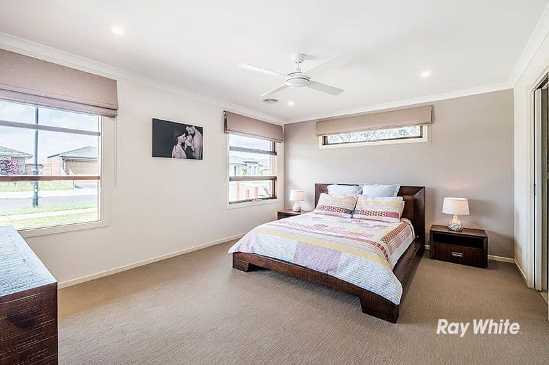 14 Blackledge Drive, Cranbourne East VIC 3977, Cranbourne East - Thumbnail 2