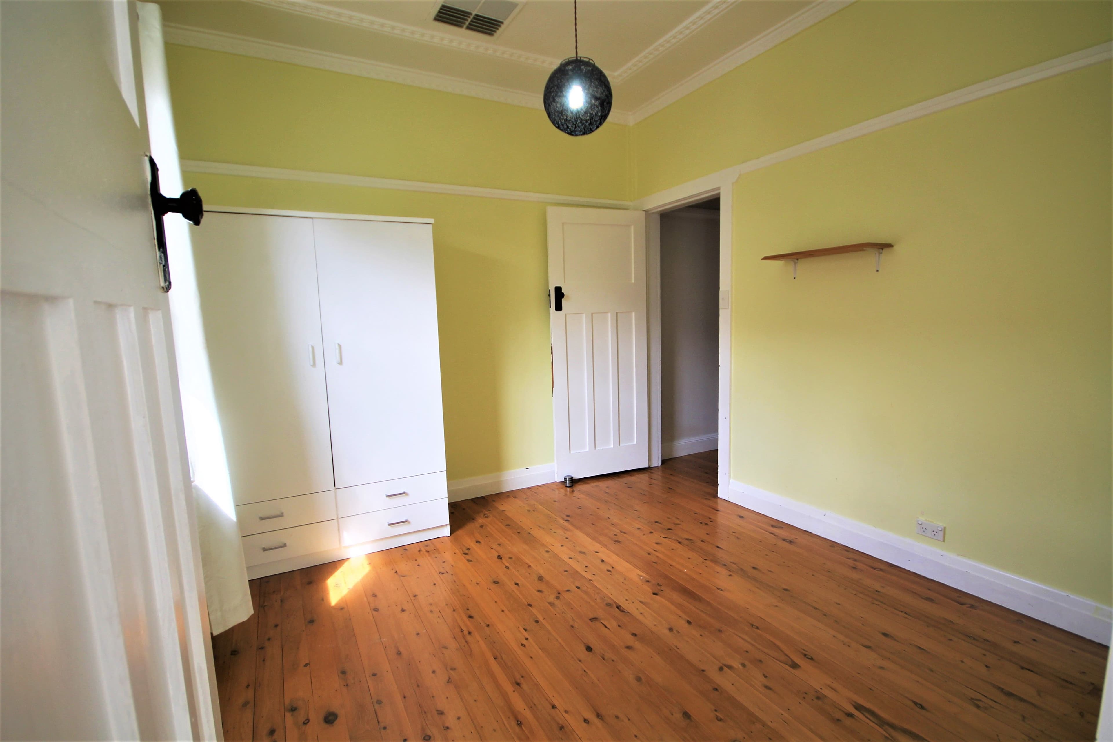 43 Currawong Street, Young - Thumbnail 8