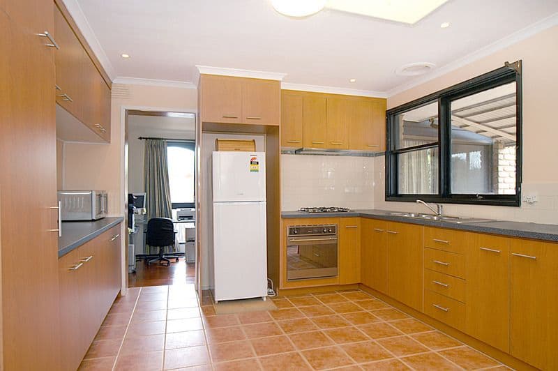 142 James Cook Drive, ENDEAVOUR HILLS VIC 3802, Endeavour Hills - Thumbnail 2
