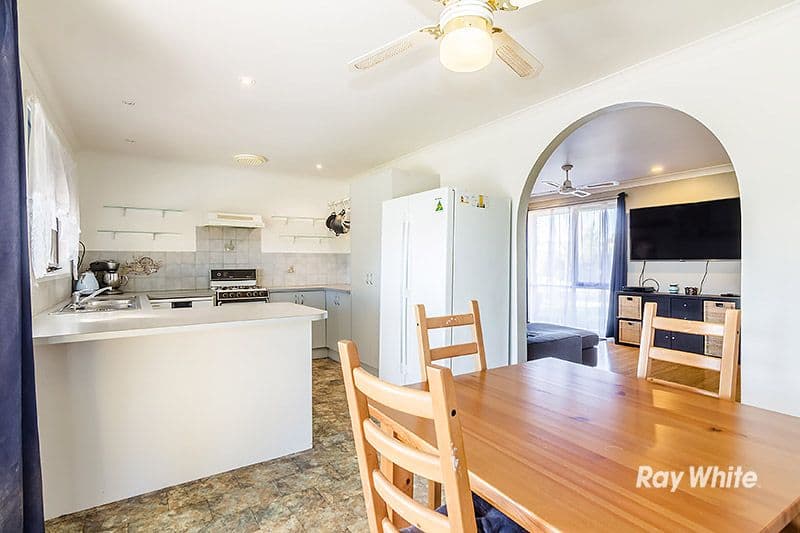 1 Caroline Crescent, Cranbourne West VIC 3977, Cranbourne West - Thumbnail 6