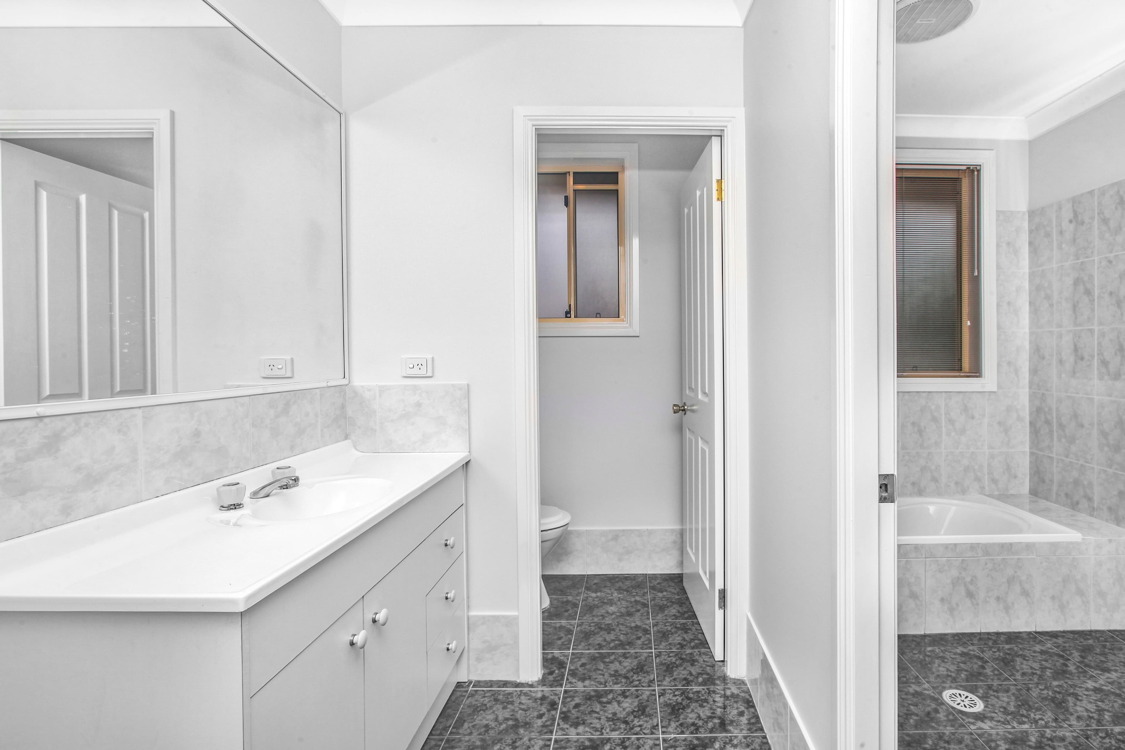 64 Quarry Road, Bossley Park - Thumbnail 4