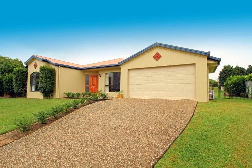5 Harris Crescent, NORMAN GARDENS QLD 4701, Norman Gardens - Image 1