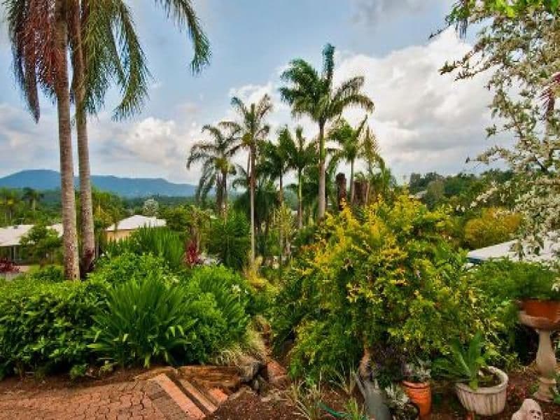 4 Woodmont Place, MOOROOBOOL QLD 4870, Mooroobool - Thumbnail 2